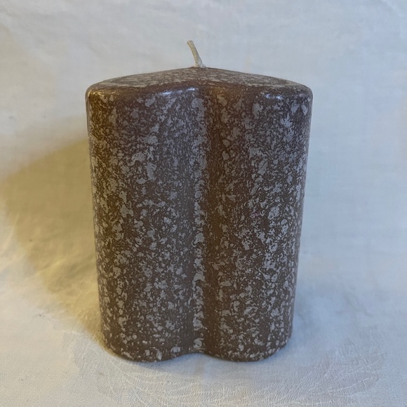 HEART SHAPE CANDLE - Pillar Style - 5x4 Inch - Brown Grey Swirl - Picture 4 of 5